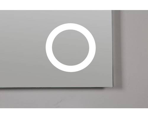 Vue détaillée d''un miroir avec éclairage LED