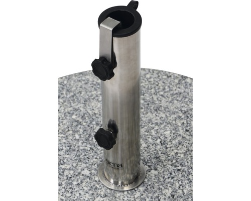 Edelstahlsockel für Sonnenschirm auf Steinfläche