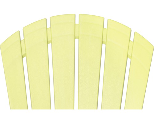 Detailansicht der Rückenlehne eines Adirondack-Stuhls aus Kunststofflatten