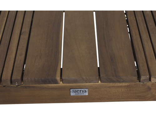 Detailansicht einer Holzterrasse mit Siena Garden Logo