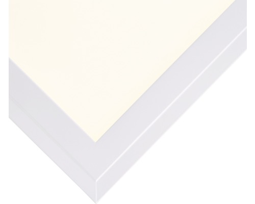 Detailansicht einer LED-Deckenleuchte mit Rahmen