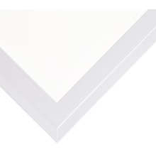 Detailansicht eines weißen Bilderrahmens