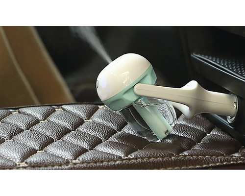 Humidificateur d''air de voiture dans l''allume-cigare avec vapeur