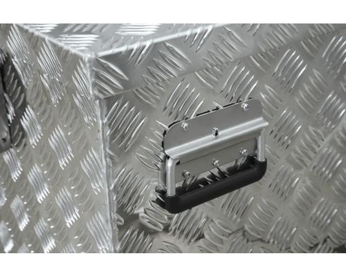 Detailansicht eines Aluminium Werkzeugkoffers mit Griff