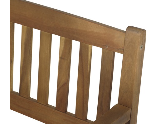 Vue détaillée d''un banc en bois avec motif à lattes