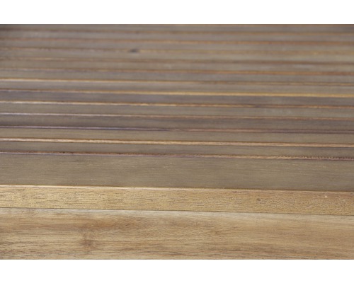 Structure en bois avec lattes horizontales