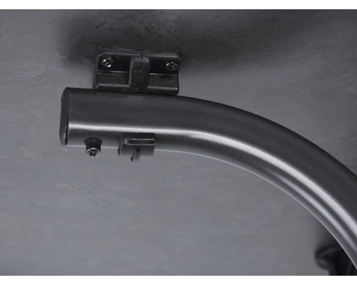 Detailaufnahme eines Verbindungsstücks und einer Halterung