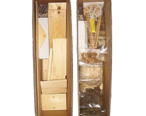 Kit de construction pour hôtel à insectes dans une boîte en carton, composé de pièces en bois et de matériau de remplissage