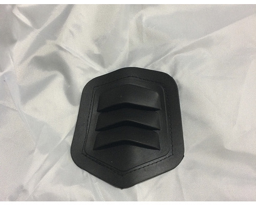 Schwarzer Knieschoner mit dreifachem Streifendesign