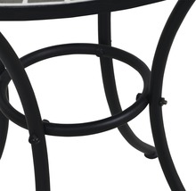 Detailansicht des Metallgestells eines Gartentisches