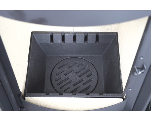 Vue intérieure d''un four avec grille