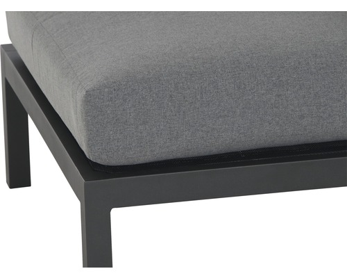 Vue détaillée d''un tabouret de jardin avec revêtement textile et cadre métallique