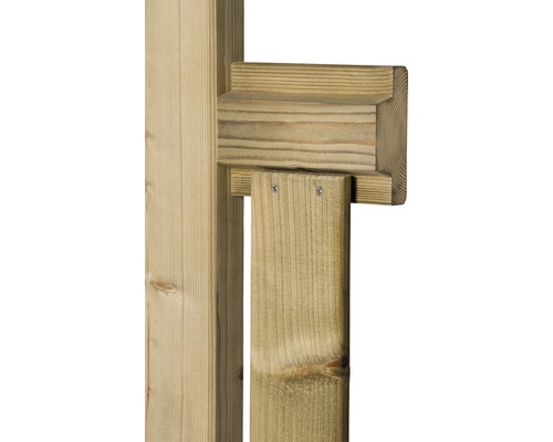 Vue détaillée d''une construction en bois avec poteaux et poutres