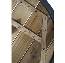 Vue détaillée d''un plateau de table rond en bois avec des vis