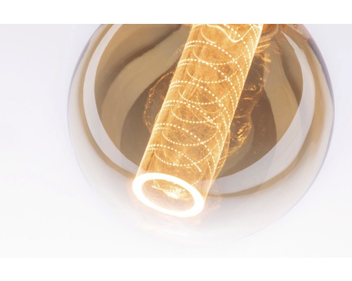 Dekorative Glühbirne mit spiralförmigem Leuchtfaden in einem transparenten Glaskolben