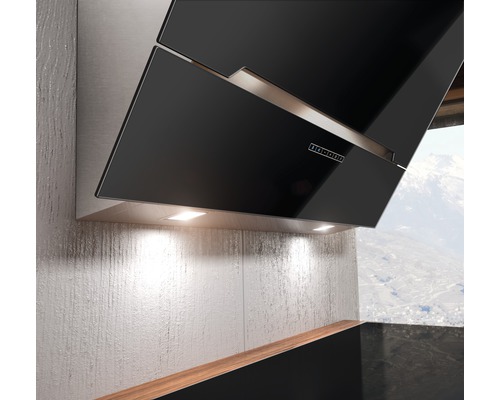 Hotte aspirante avec verre noir et éclairage