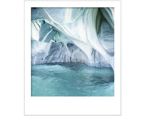 Image encadrée avec vue sur une grotte