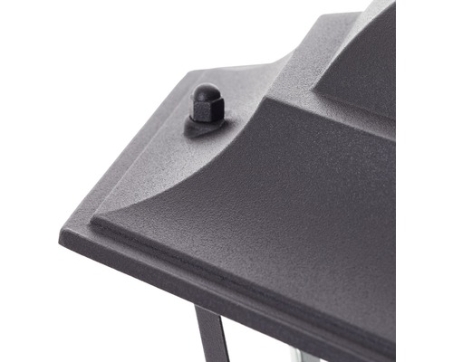 Detailansicht einer Aussenleuchte mit Befestigungselement