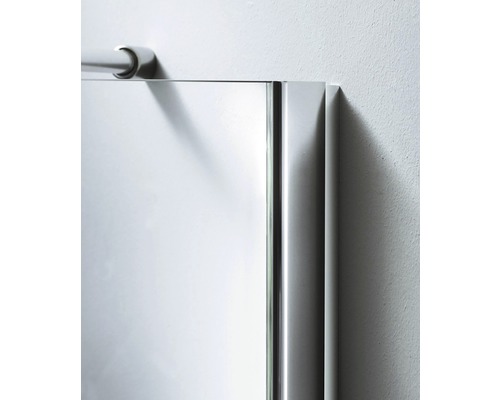 Vue détaillée d''une armoire de toilette avec éclairage