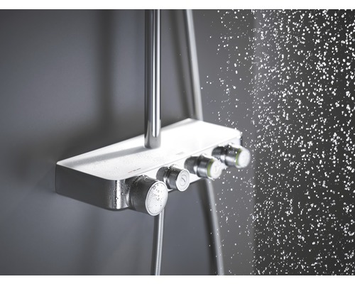 Image d''un mitigeur de douche avec commandes et jet d''eau