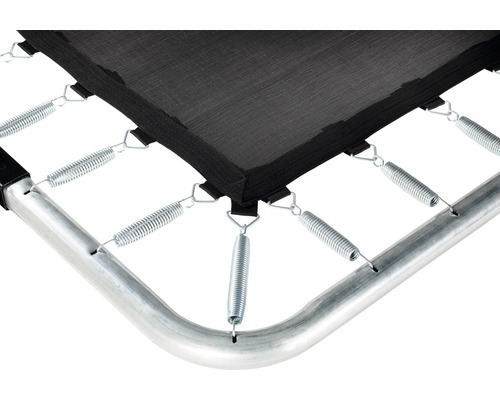 Detailansicht eines Trampolins mit Federn und Rahmen