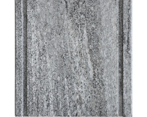 Graue Bordfliese mit Struktur