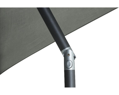 Vue détaillée d''un parasol avec armature et toile