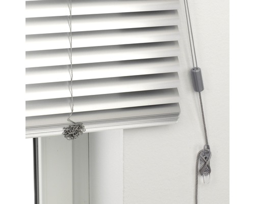 Fensterjalousie mit Schnurzug