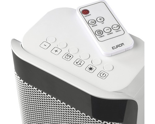 Vue détaillée du panneau de commande d''un radiateur soufflant avec des boutons et une télécommande