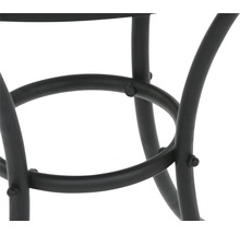 Gros plan du piètement d''une table en métal