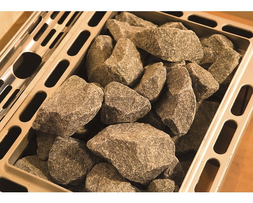 Saunasteine in einem Saunaofen