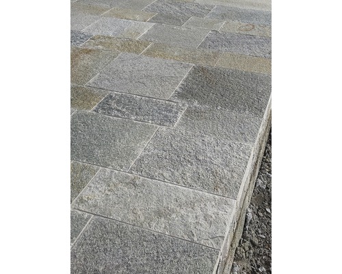 Gneis Terrassenplatte grau-grün 60 x 30 x 2-5 cm Natursteinpflaster für den Aussenbereich