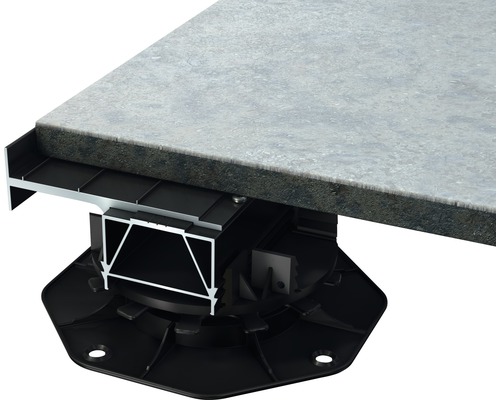 Terrassenplatten auf Stelzlager mit Aluminiumprofil