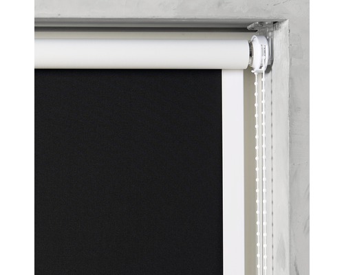 Schwarzes Rollo mit Kettenzug zur Fensterdekoration