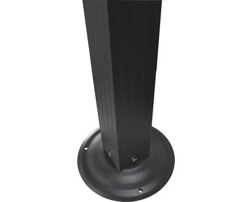 Detailansicht eines Pavillonpfostens mit Fussbefestigung