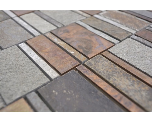 Nahaufnahme von Mosaikfliesen aus Stein