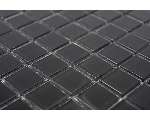 Gros plan de carreaux de mosaïque noirs en losange