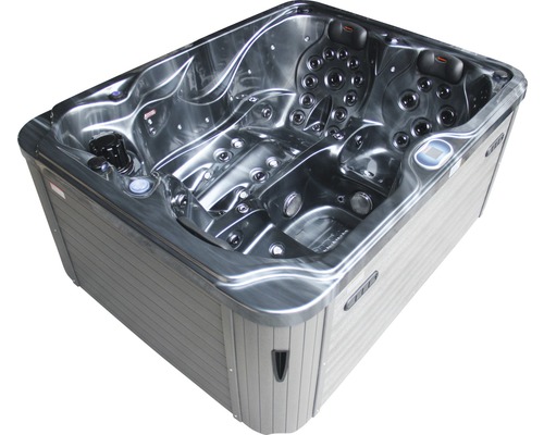 Whirlpool mit mehreren Sitzen und Düsen