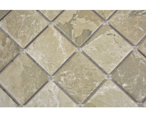 Mosaikfliesen aus Naturstein im quadratischen Format