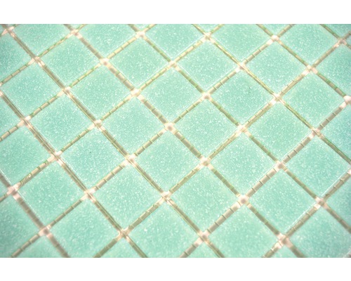 Mosaikfliesen aus Glas auf einem Netz