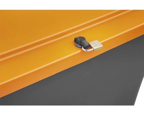 Vue détaillée d''une boîte de rangement avec cadenas