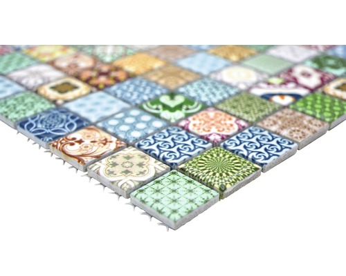 Carreaux de mosaïque avec différents motifs