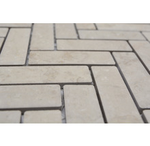 Mosaikfliesen im Fischgrätmuster