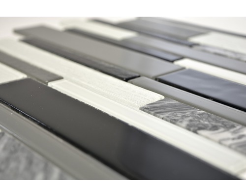 Mosaïque en verre et en pierre