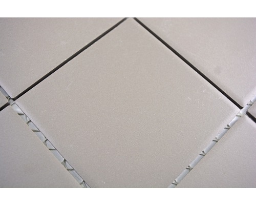 Nahaufnahme von quadratischen Fliesen