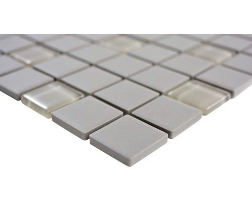 Mosaïque avec éléments carrés, mats et brillants