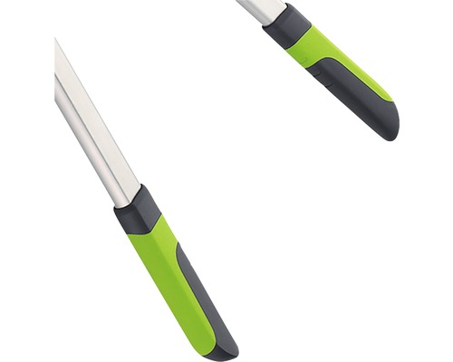 Detailaufnahme eines Stiels mit Griff für Gartengeräte