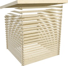 Holzgartenhaus im Bau mit Dach
