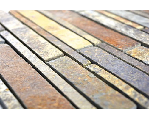 Gros plan sur un parement mural en pierre naturelle