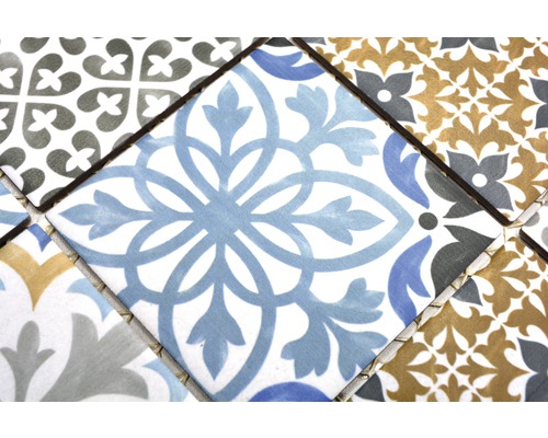 Carreaux multicolores avec motif ornemental